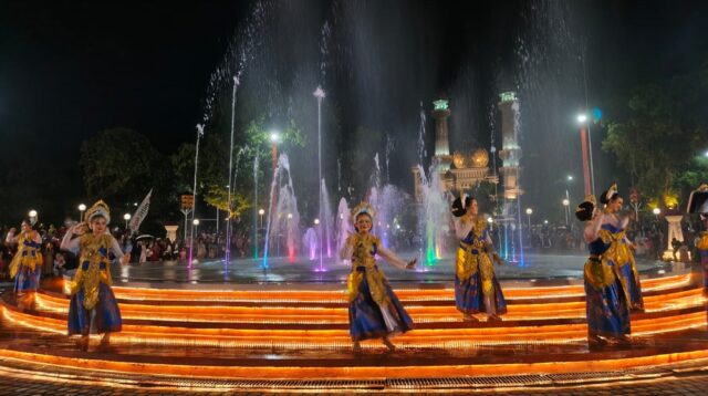 Malang's Iconic Alun-Alun Merdeka Reopens in Grand Style After Revitalization
