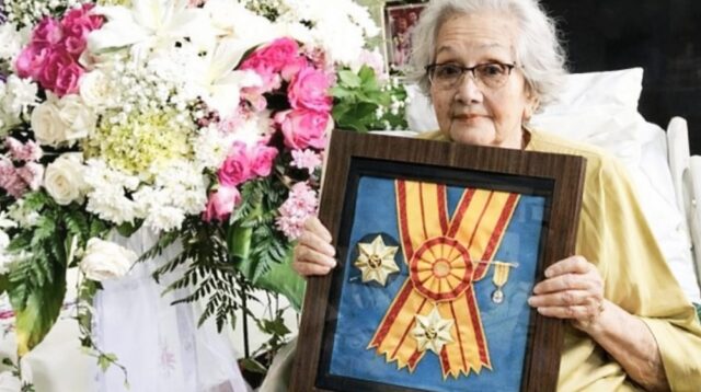 Meriyati Roeslani Hoegeng, Beloved Wife of Late General Hoegeng, Dies at 100