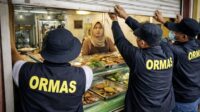 Sweeping Food Vendors in Ramadan: Banned by Faith, Law, and Leaders for Endangering Harmony