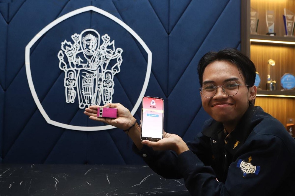 UB Students' BUDDY Device Wins Runner-Up in International Competition for Early Breast Cancer Detection