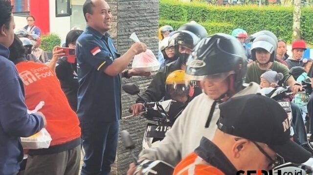 ASMIPA Malang Raya Distributes 500 Iftar Packages in Batu City – Collaboration with Hotel Mutiara Baru and Shopee Food Couriers