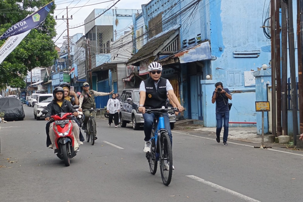 Malang Mayor Leads by Example as ASN Are Encouraged to Cycle on Fridays