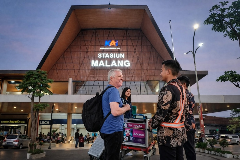 895 Foreign Tourists Ride Trains in Malang Raya During 2026 Lebaran Holiday
