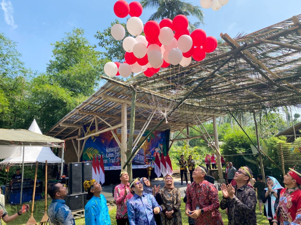 14th Egrang Festival Opens in Jember, Deputy Minister Hails Traditional Game as Digital Mental Health Tool