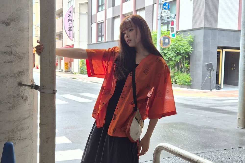 TWICE’s Jeongyeon Showcases Slimmer Figure, Achieving New Visual Peak During 2026 World Tour