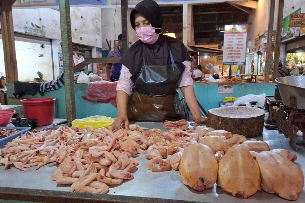Chicken Prices Fall in Malang While Tofu and Tempeh Portions Shrink