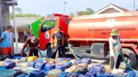 283. The Central Java Provincial Government is distributing clean water Central Java Supplies 3.2 Million Liters of Clean Water Amid Worsening Drought