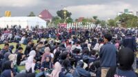 293. The atmosphere during the collaborative KKN graduation ceremony in Jember Gus Fawait Sends 3000 University Students Door-to-Door Against Poverty