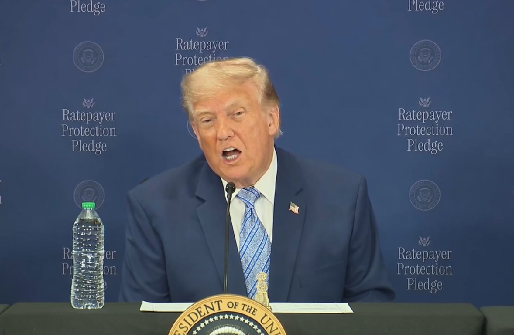 Trump Meets Louisiana Governor Landry at White House Over AI Data Center Costs