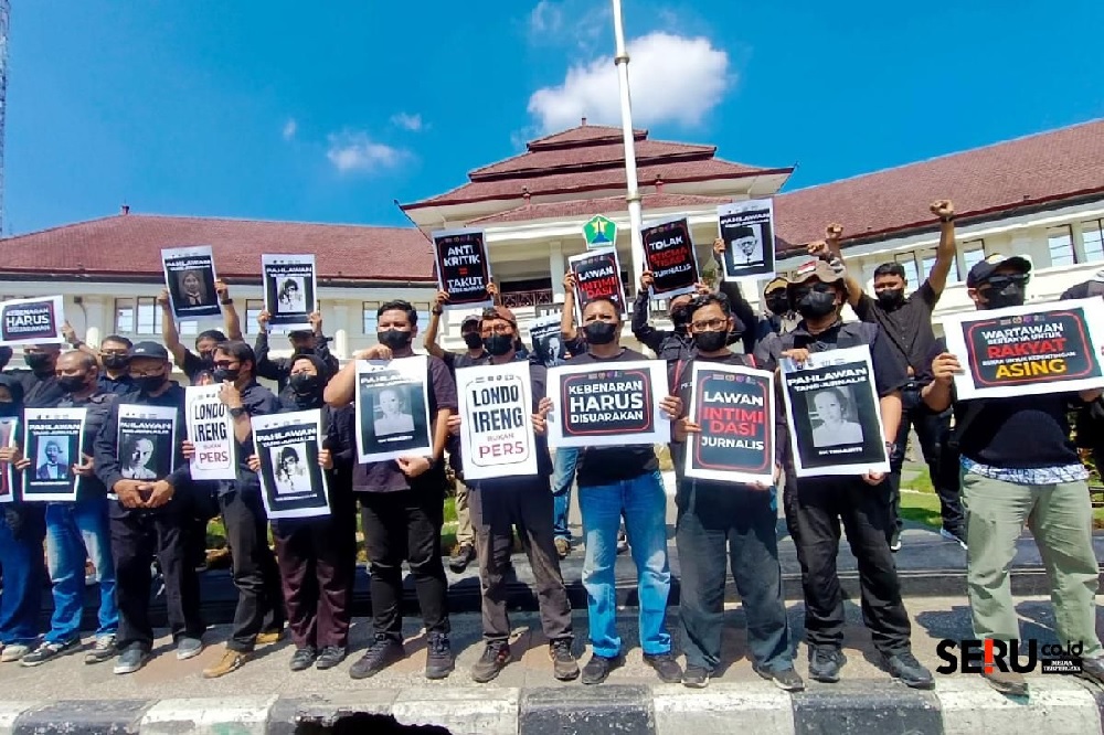 Malang Journalists March Against ‘Londo Ireng’ Stigma