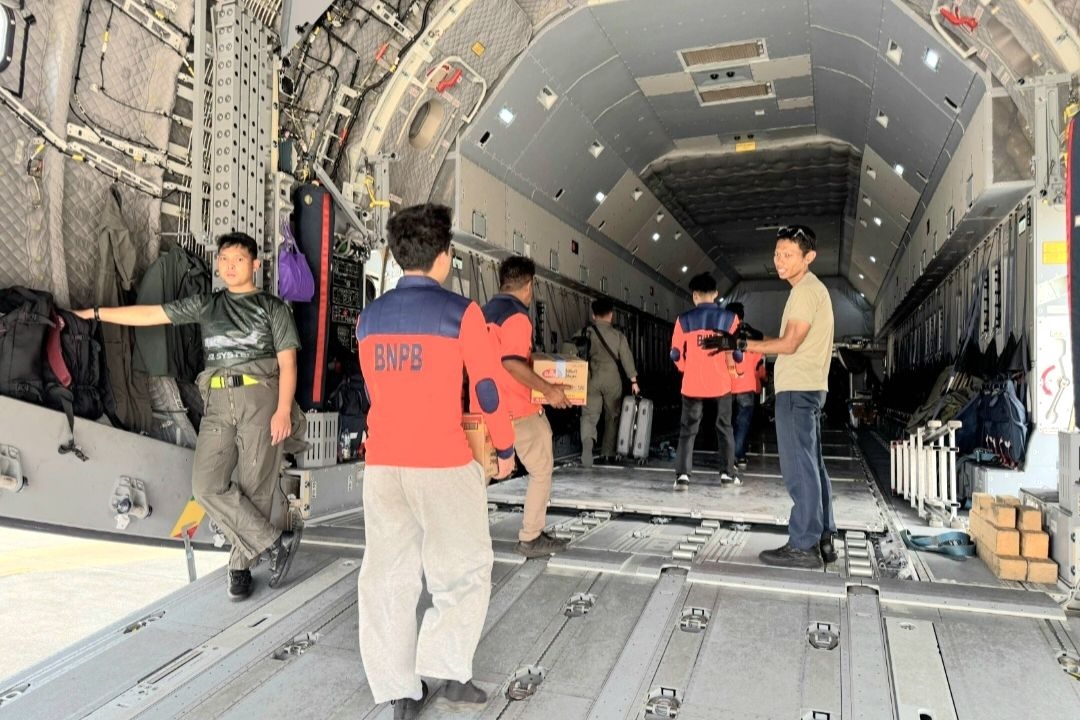 Flores Earthquake Death Toll Rises to 71 as Aftershocks Continue