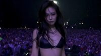 Jennie Makes Lollapalooza History as Critics Praise Standout Performance