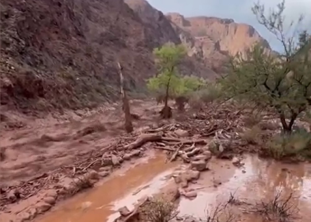 Grand Canyon Flash Flood Leaves Hikers Missing, 62 Evacuated