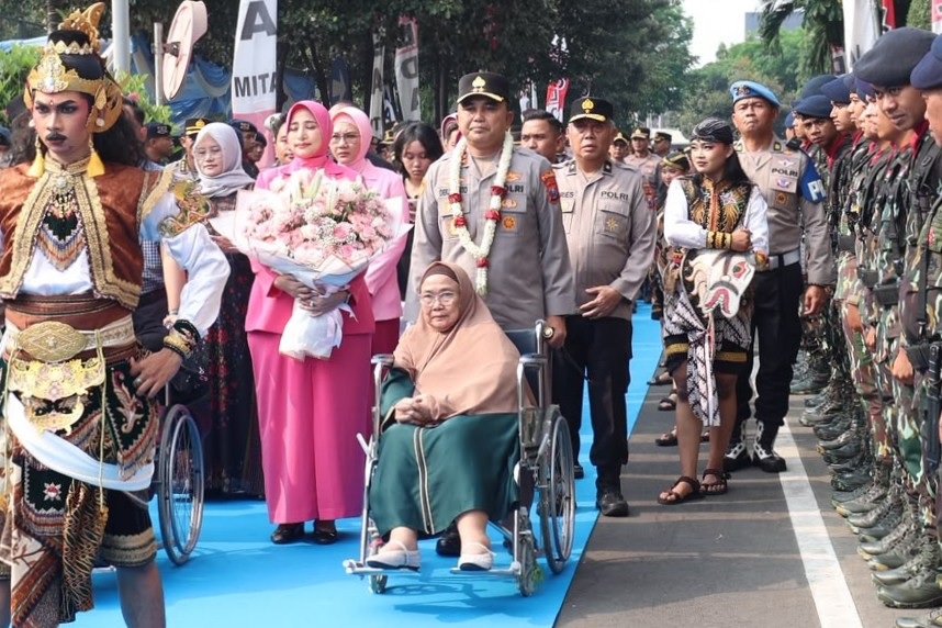 New East Java Police Chief Dekananto Eko Purwono Officially Begins Duties